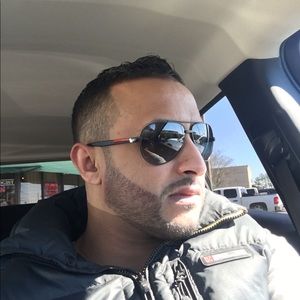 Meet your Posher, Zouhair